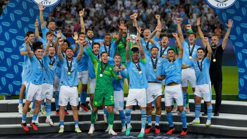 Manchester City celebra la Supercopa