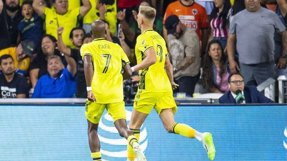 Sam Surridge celebrando el primer gol de Nashville
