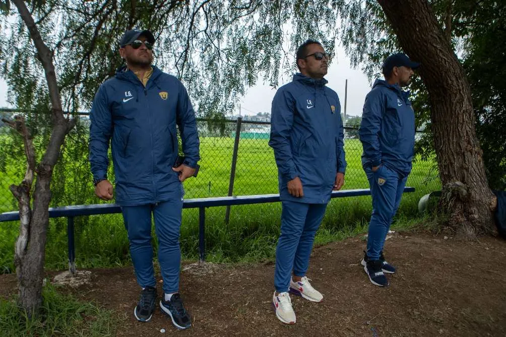 Carlos Rivera, Carlos Notola y Ángel Cervantes, entrenadores de las fuerzas básicas de Pumas