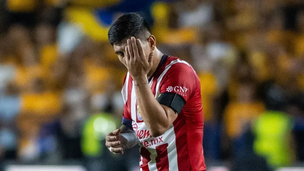 Víctor Guzmán fue mandado a la banca