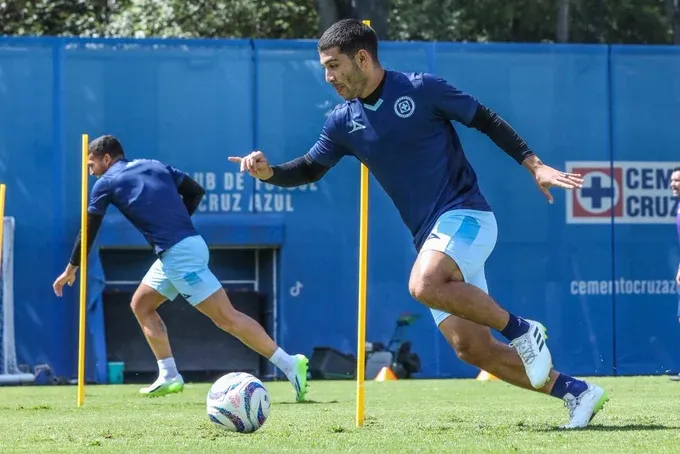 TWITTER @CruzAzul Entrenamiento de Cruz Azul