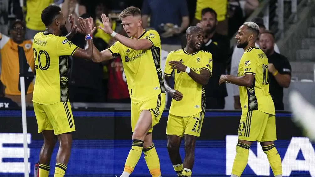 Nashville será local