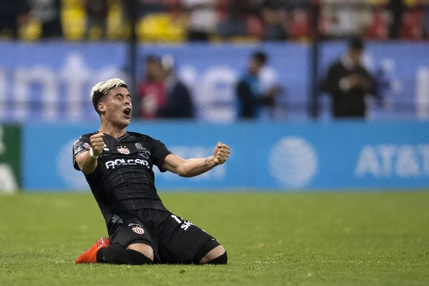 Brian Fernández en su etapa con Necaxa en México