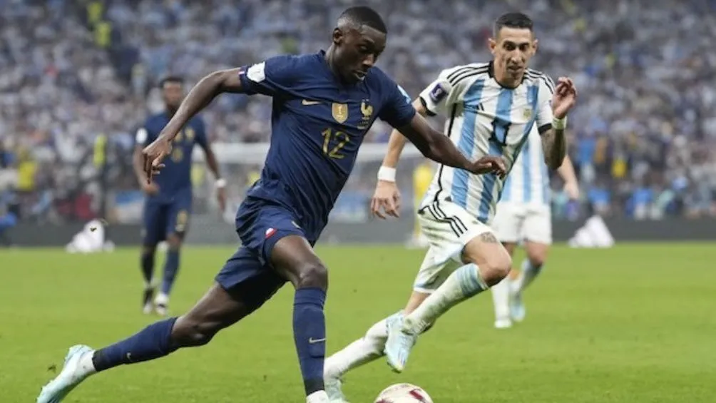 El delantero galo en un partido contra Argentina