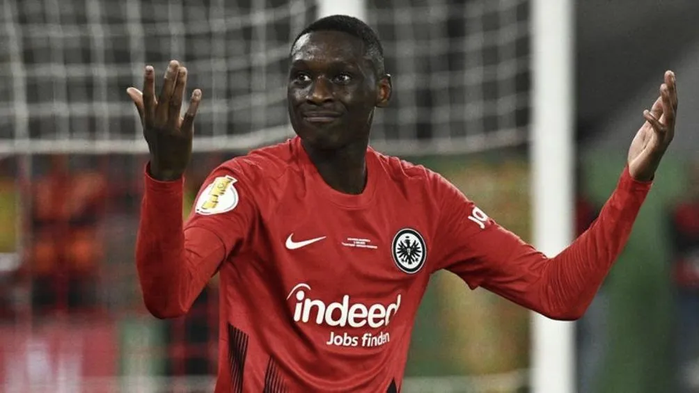 El francés celebrando con el Frankfurt