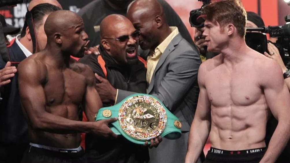 Mayweather en el pesaje con Canelo Álvarez