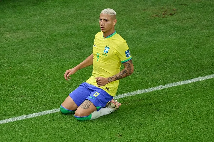 Richarlison celebrando su golazo ante Suiza en Qatar 2022