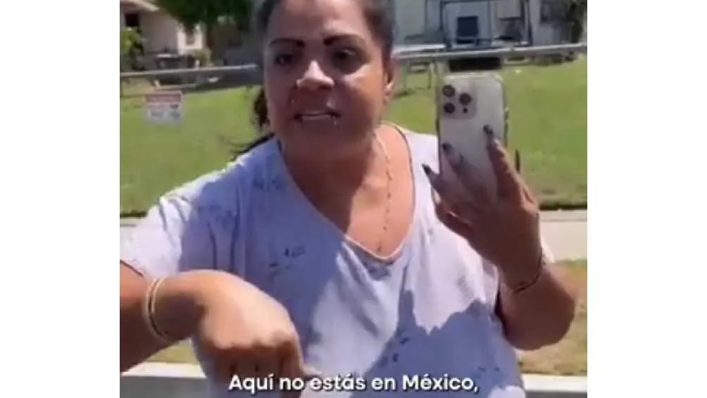 La mujer tuvo comentarios xenófobos