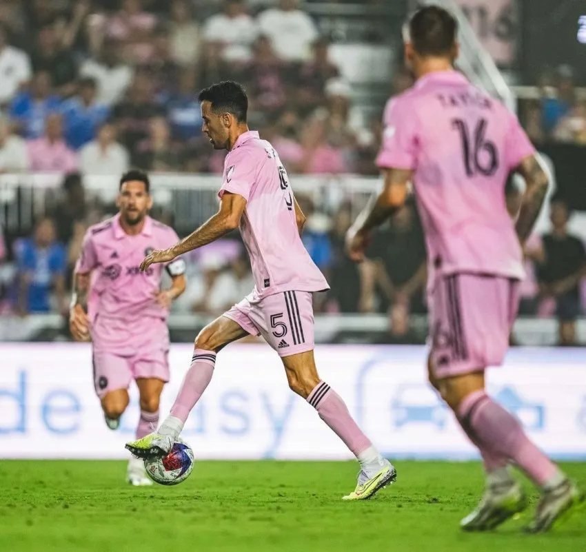 Busquets jugando para el Inter Miami