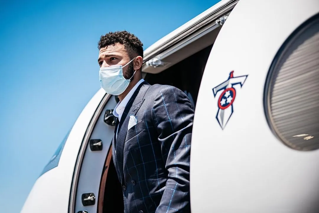 Farley es actual jugador de los Titans