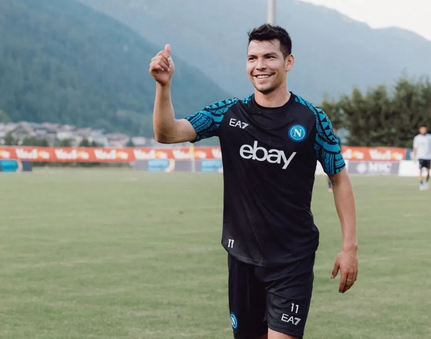 Lozano entrenando con Napoli