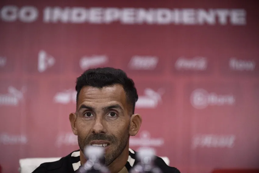 Carlos en conferencia de prensa