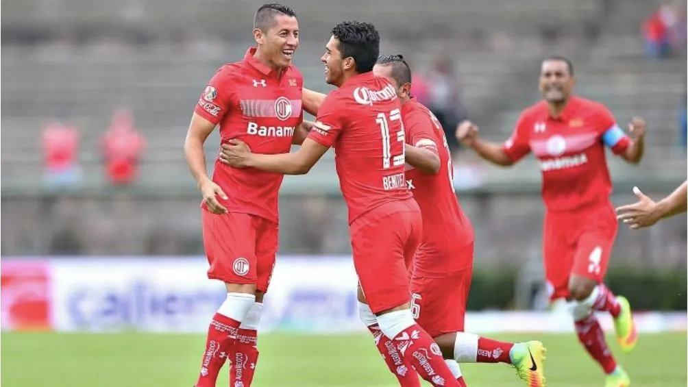 MEXSPORT Esquivel celebrando un gol con los Diablos Rojos