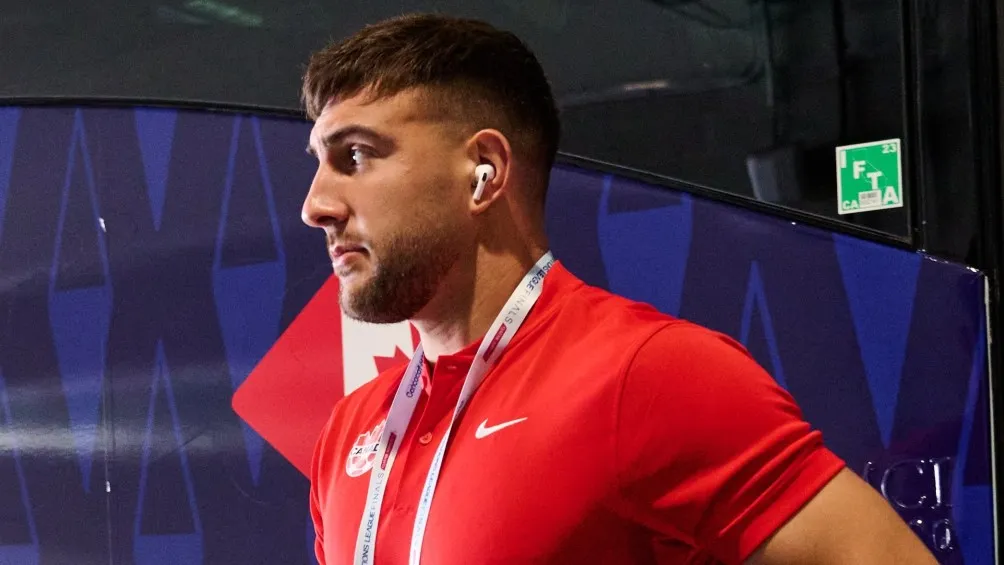 Lucas Cavallini previo a un partido