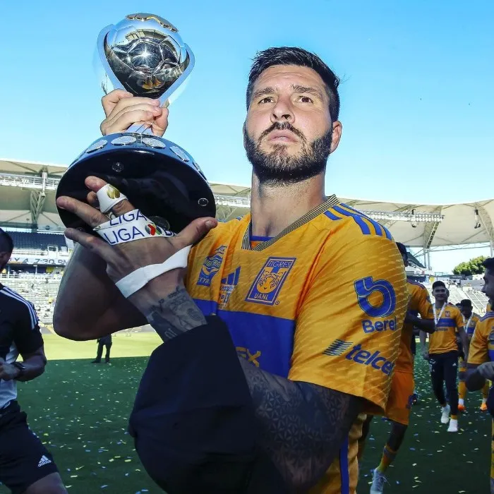 Gignac tras ganar un nuevo título con Tigres