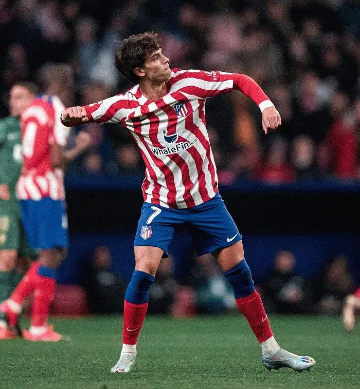 João Félix con la playera del Atlético de Madrid