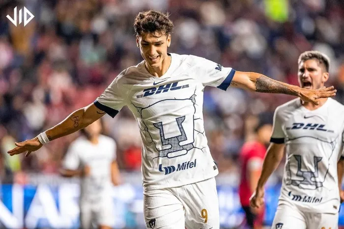 Juan Dinenno jugando con Pumas