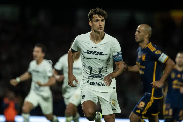Miguel Pontón Dinenno celebrando su gol