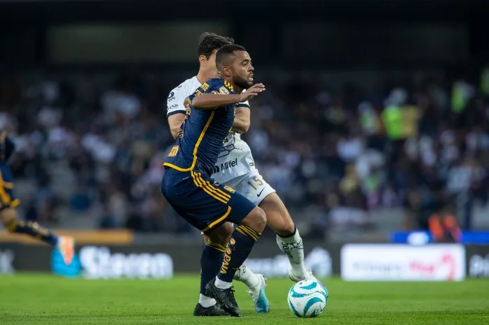 Miguel Pontón Tigres enfrentando a Pumas