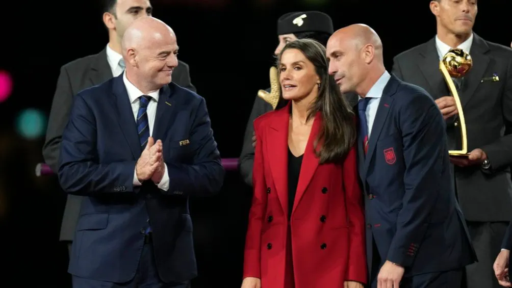 Gianni Infantino junto a Rubiales