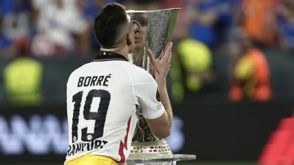 El delantero cafetalero celebrando al Europa League