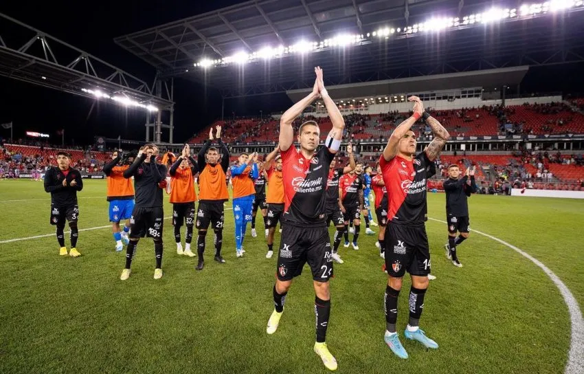 Los Zorros después de partido de Leagues Cup