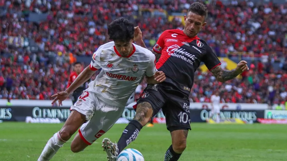 Lozano en el duelo ante Toluca
