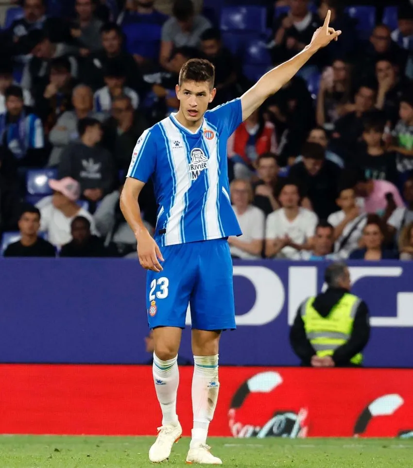 César Montes, cerca de fichar con PSV