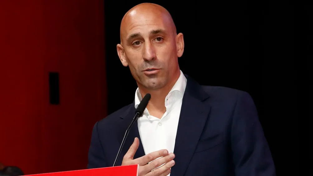 Luis Rubiales suspendido de su cargo