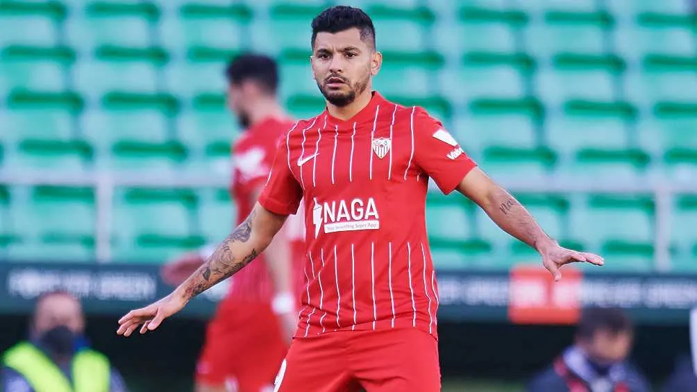 MEXSPORT Tecatito Corona durante su paso en Europa