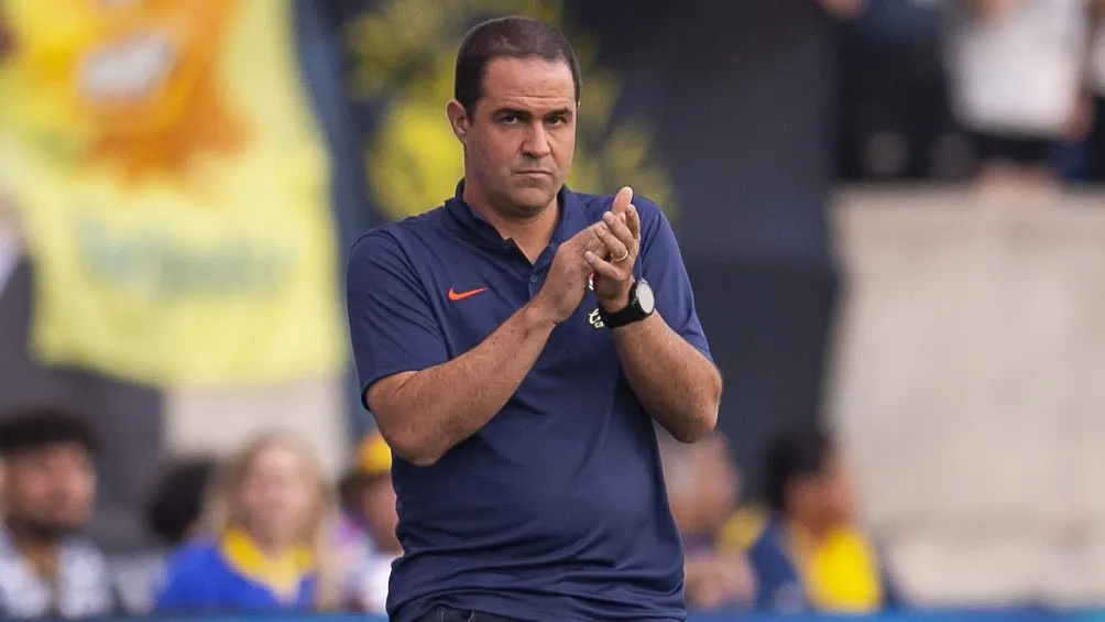 André Jardine confía en recuperar a Néstor Araujo