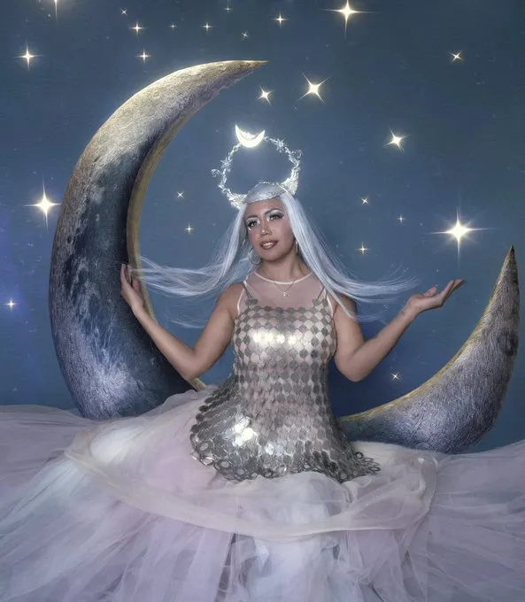 INSTAGRAM: @MujerLunaBella Mujer Luna Bella quiere ingresar al mundo de la música