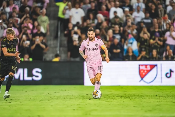 TWITTER @InterMiamiCF Messi jugando con el Inter Miami