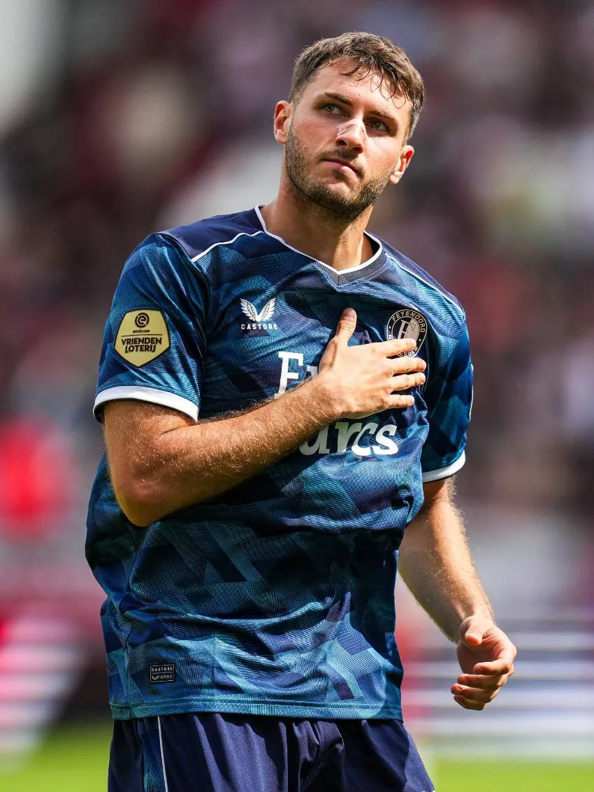 @Feyenoord Santi Giménez salió lesionado del Feyenoord vs Utrecht