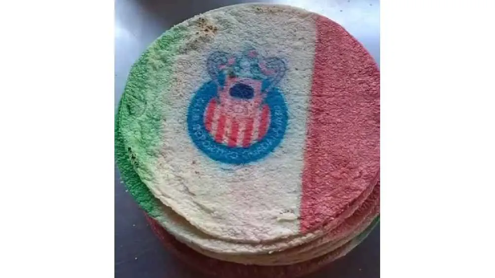 CAPTURA DE PANTALLA TWITTER Tortillas con el escudo del Rebaño