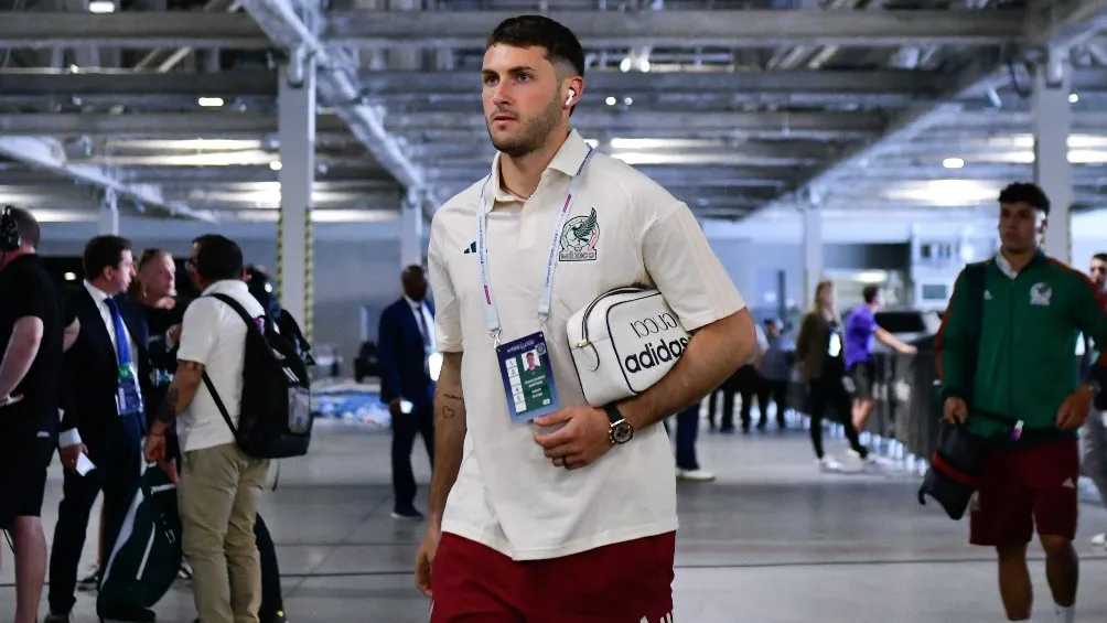 Santiago Giménez en una convocatoria con el Tri