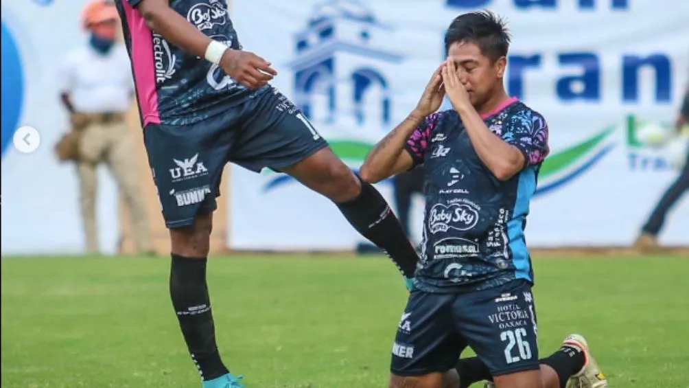 La celebración del gol de Alebrijes