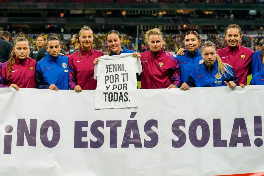 Jugadoras apoyan a Jenni Hermoso