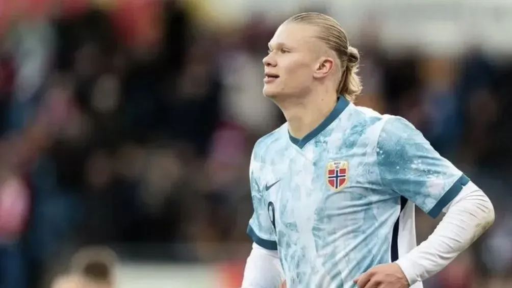 Erling Haaland celebrando un gol con Noruega