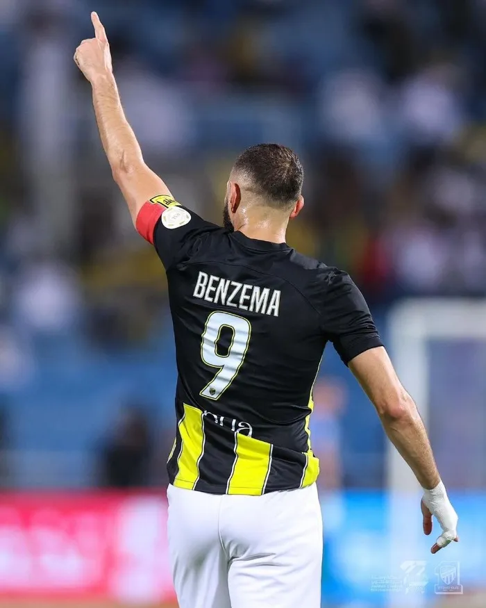 Karim Benzema jugando en Arabia Saudita