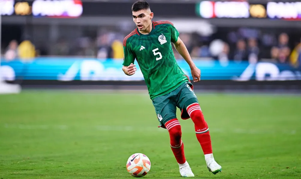 Johan Vásquez durante un partido