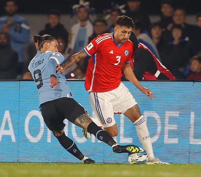 Chile enfrentando a Uruguay