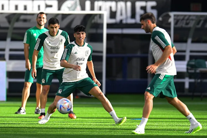 Selección Mexicana en entrenamiento previo a duelo vs Australia