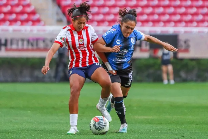 Chivas enfrentando a Querétaro