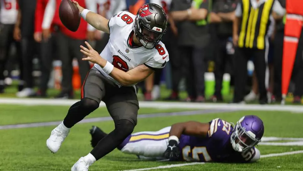 El QB comandó la victoria de los Bucs