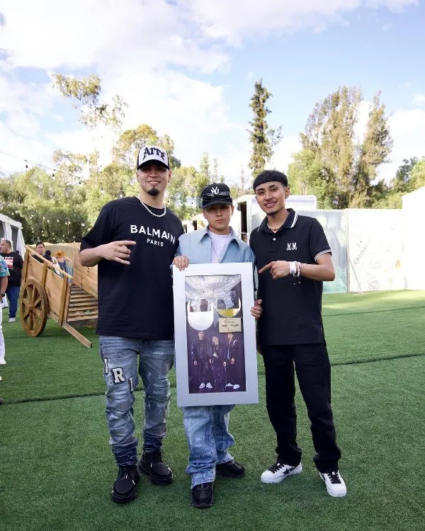 INSTAGRAM @yahritzaysuesencia Yahritza y su Esencia fue ovacionado