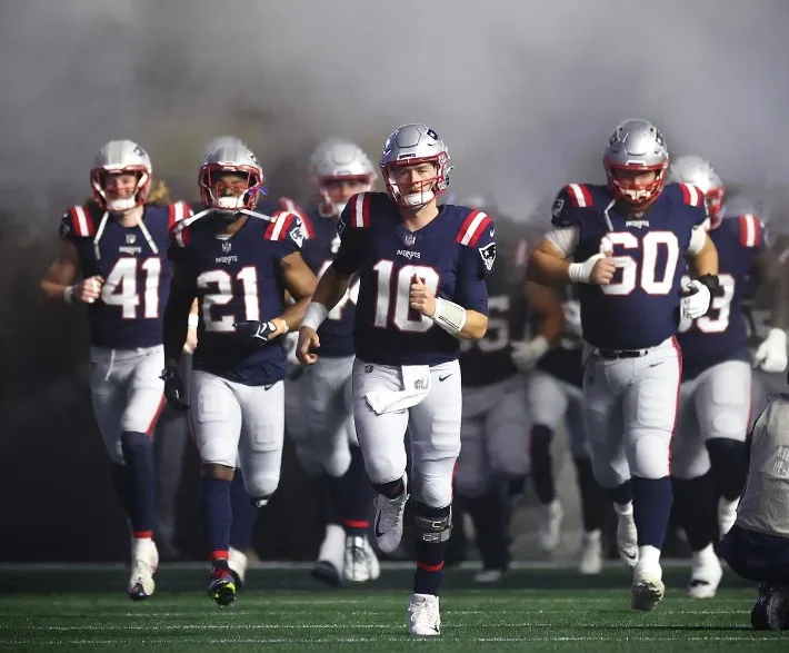 Mac Jones y los Pats