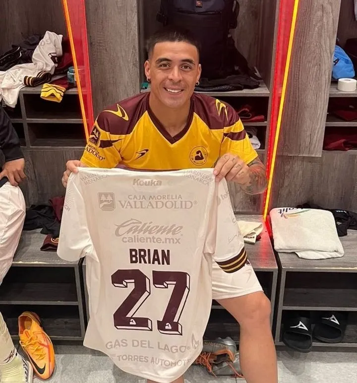 El delantero ya anotó con Morelia