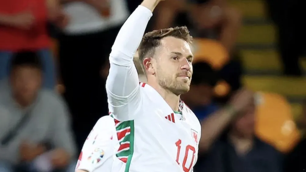 Ramsey celebra un gol con Gales