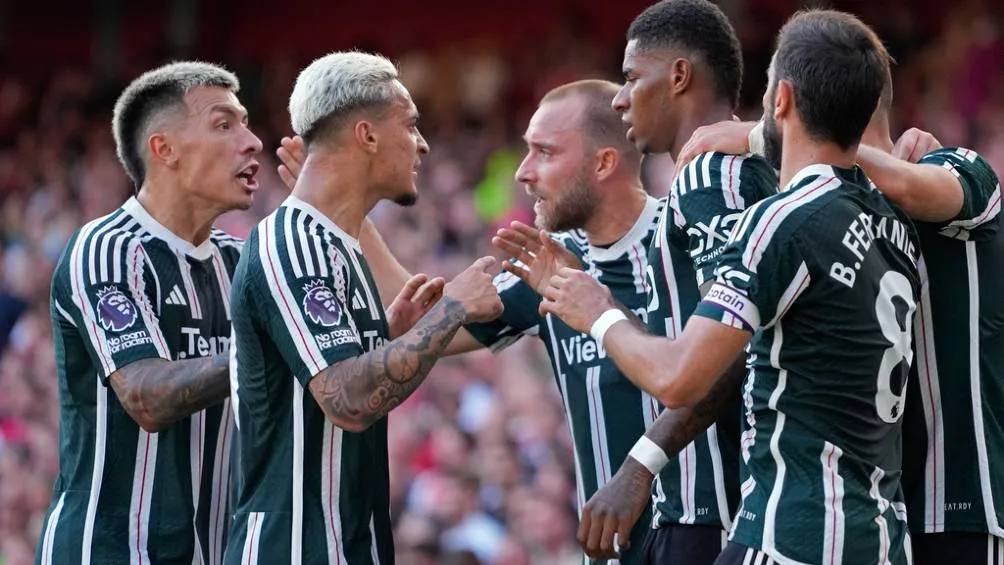 Manchester United apunta a los 8vos de Final